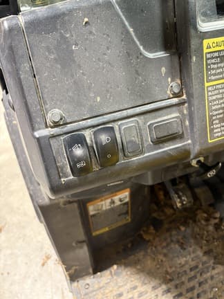 Image of John Deere XUV 865M equipment image 3