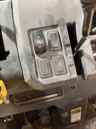 Image of John Deere XUV 865M equipment image 4