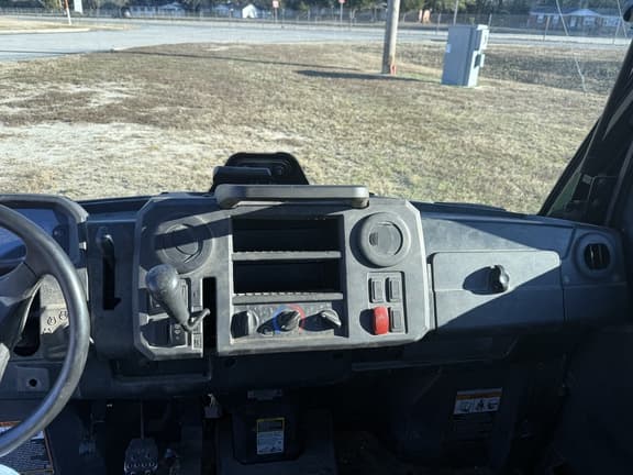 Image of John Deere XUV 865M equipment image 4