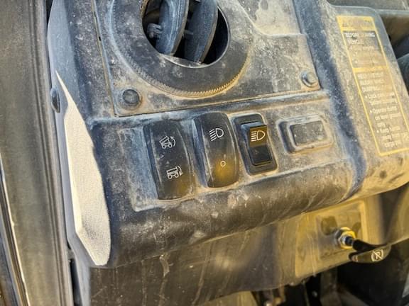 Image of John Deere XUV 865M equipment image 3