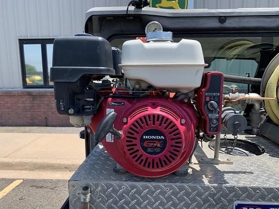 Image of John Deere XUV 865R equipment image 4