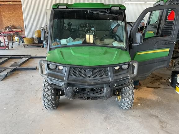 Image of John Deere XUV 865R equipment image 3