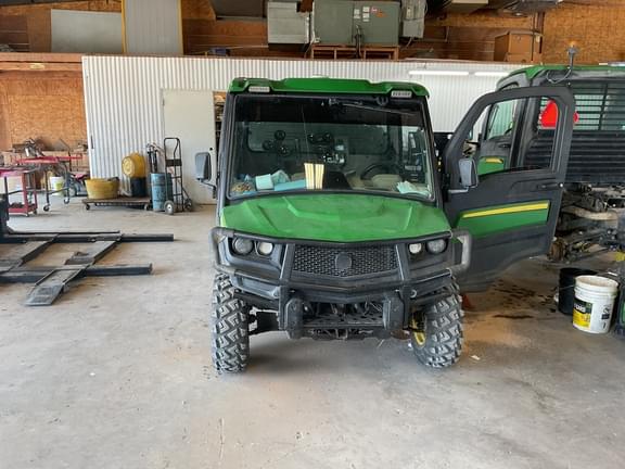Image of John Deere XUV 865R equipment image 4