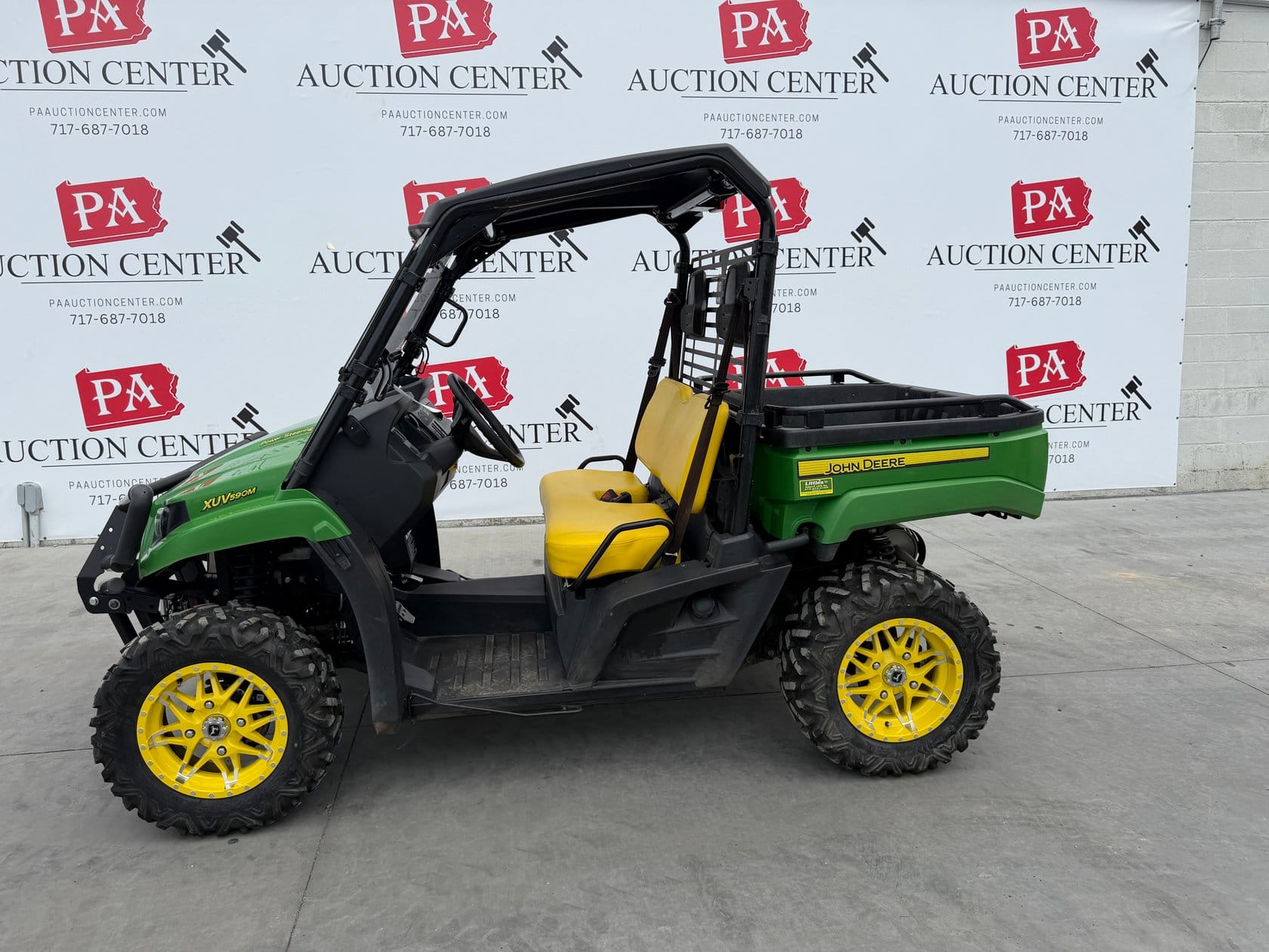 2019 John Deere XUV 590M Equipment Image0