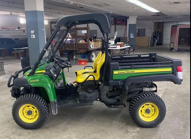 Image of John Deere XUV 825M Primary image