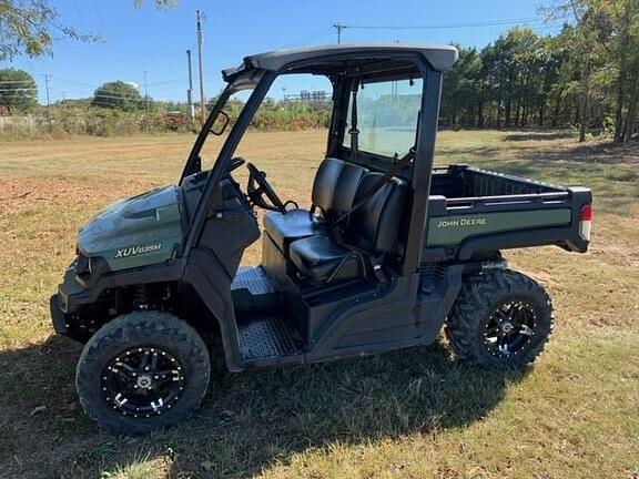 Image of John Deere XUV 835M equipment image 1