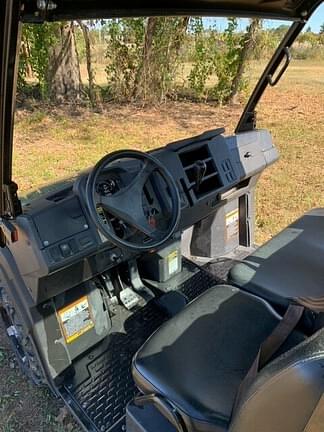 Image of John Deere XUV 835M equipment image 2