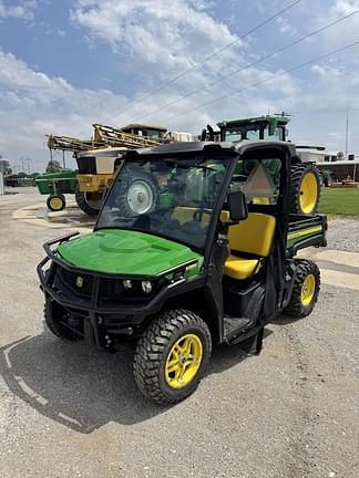 Image of John Deere XUV 835M equipment image 2
