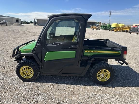 Image of John Deere XUV 835M equipment image 1