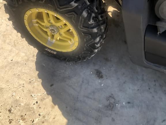 Image of John Deere XUV 835M equipment image 3