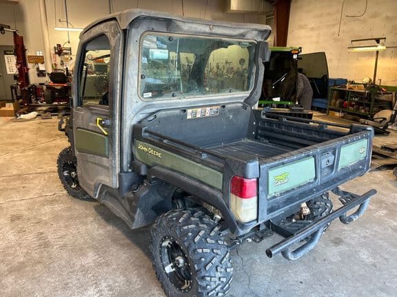 Image of John Deere XUV 835M equipment image 2