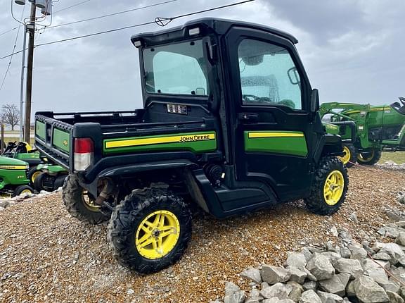 Image of John Deere XUV 835M Primary image