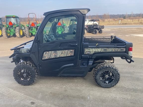 Main image John Deere XUV 835R