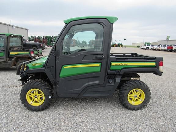 Image of John Deere XUV 835R equipment image 1