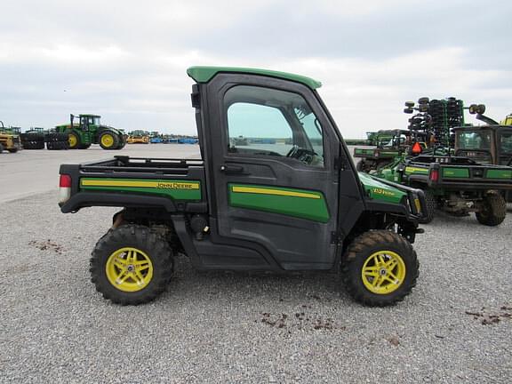 Image of John Deere XUV 835R equipment image 4