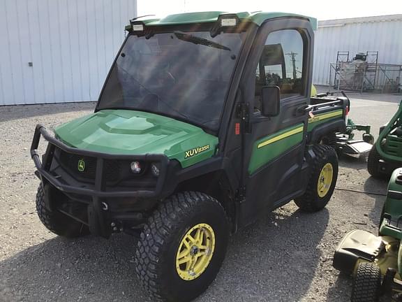 Image of John Deere XUV 835R equipment image 1