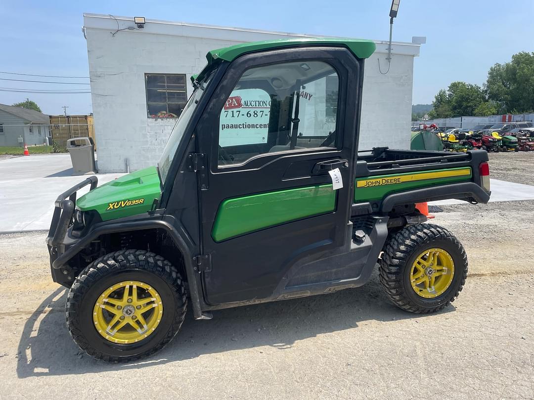 Image of John Deere XUV 835R Primary image
