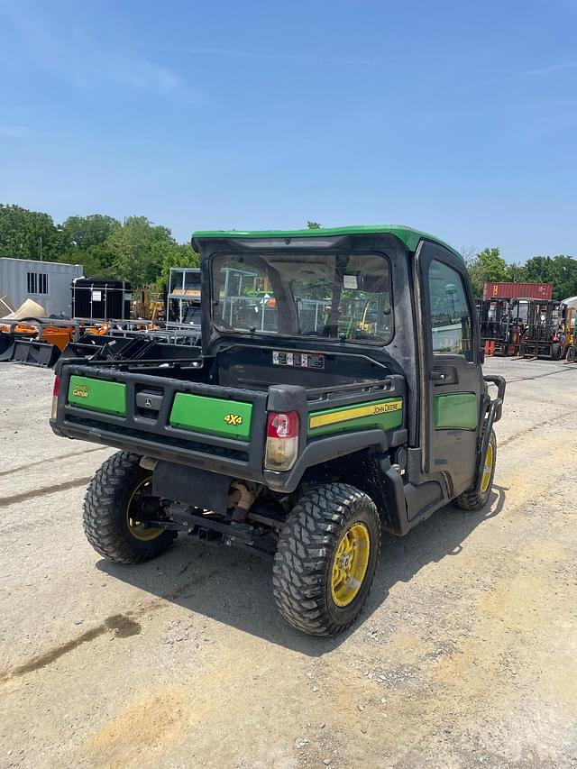 Image of John Deere XUV 835R equipment image 2