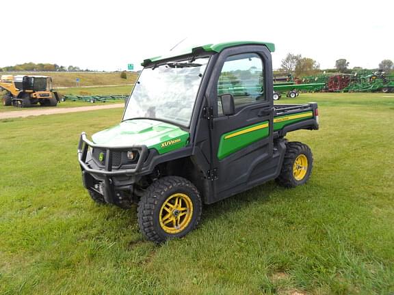 Image of John Deere XUV 835R equipment image 3