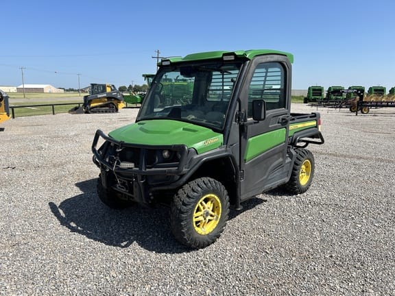 2019 John Deere XUV 835R Equipment Image0