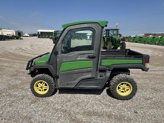Image of John Deere XUV 835R equipment image 1