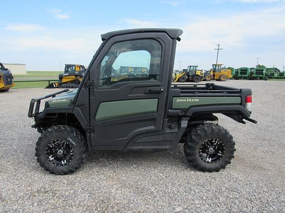 Image of John Deere XUV 835R equipment image 1