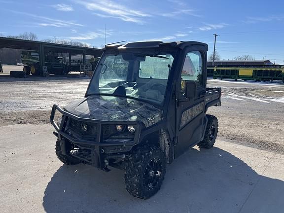 Image of John Deere XUV 835R equipment image 1