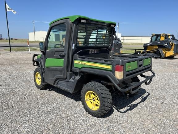 Image of John Deere XUV 835R equipment image 2