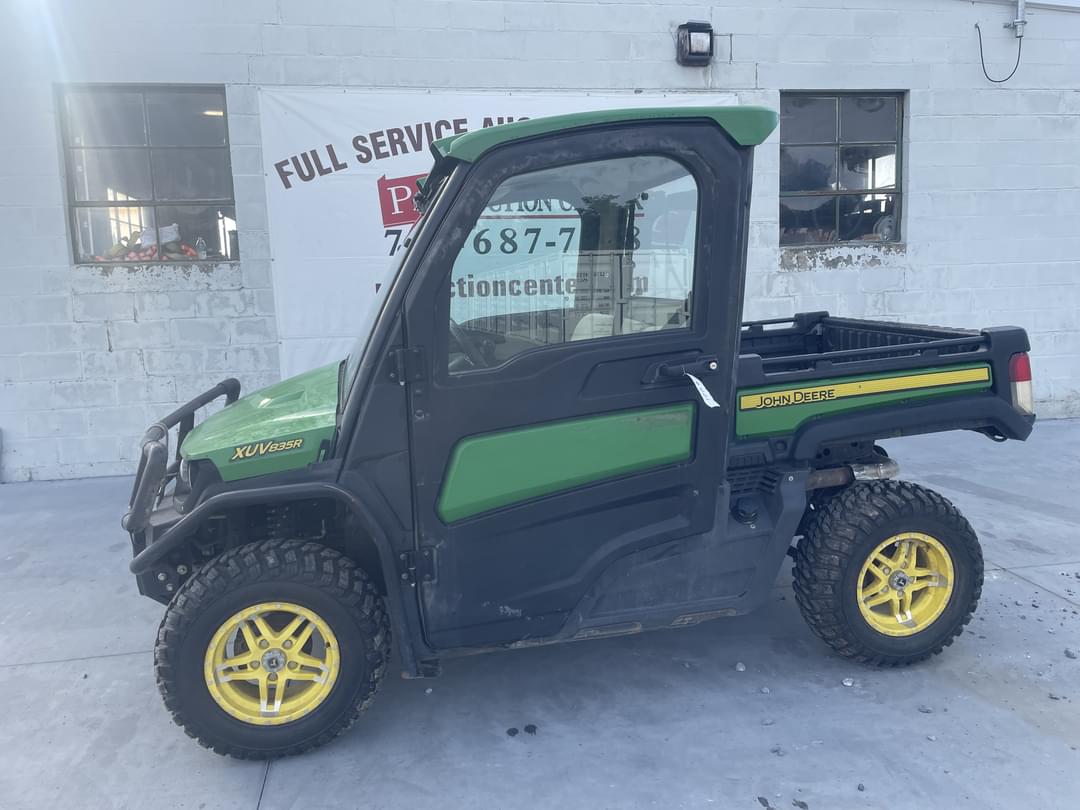 Image of John Deere XUV 835R Primary image