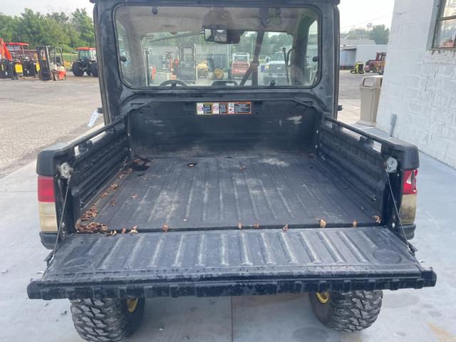 Image of John Deere XUV 835R equipment image 3