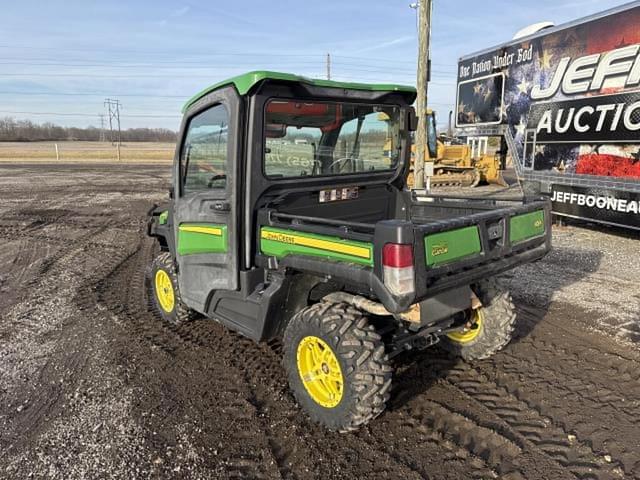 Image of John Deere XUV 835R equipment image 1