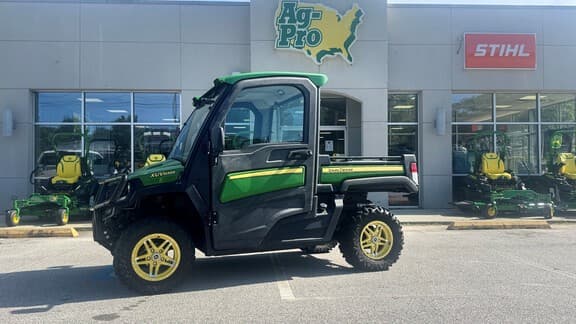 Image of John Deere XUV 835R equipment image 1