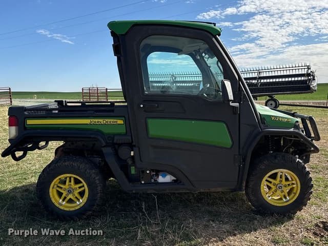 Image of John Deere XUV 835R equipment image 3