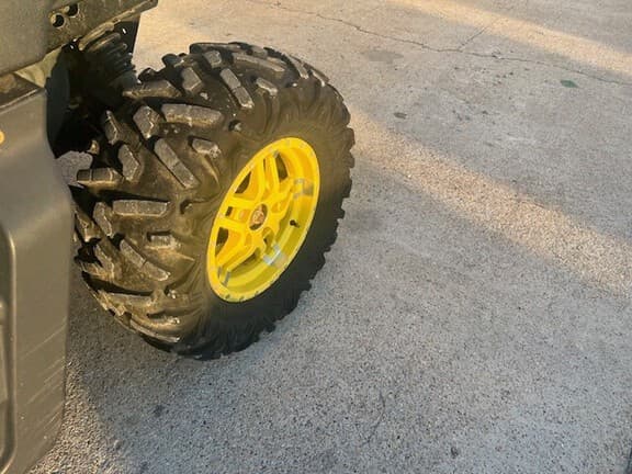 Image of John Deere XUV 865R equipment image 4