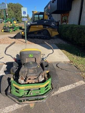 Image of John Deere Z335E equipment image 3