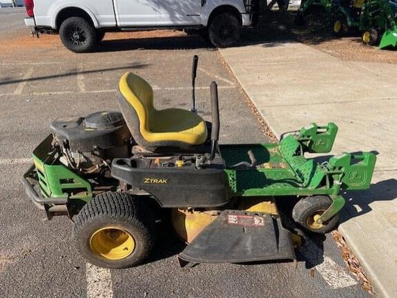 Image of John Deere Z335E equipment image 1