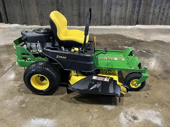 Image of John Deere Z335E equipment image 2