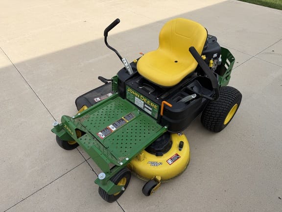 2019 John Deere Z335E Equipment Image0