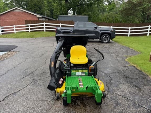 Image of John Deere Z335E equipment image 2