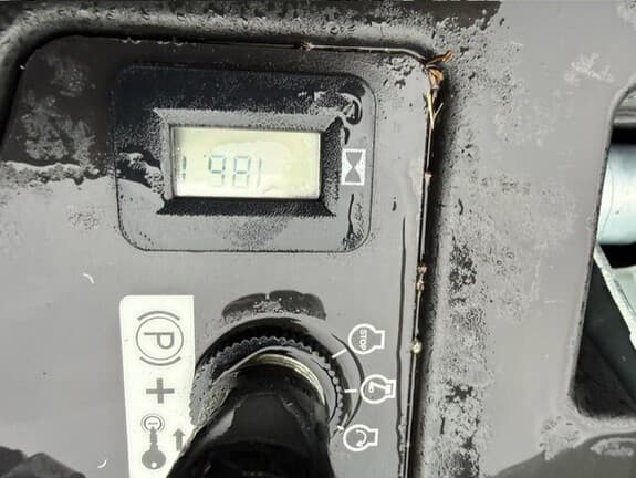 Image of John Deere Z335E equipment image 1