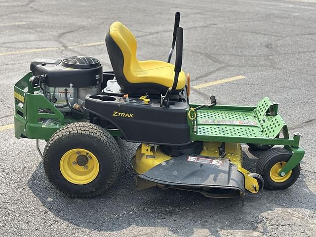 Image of John Deere Z335E equipment image 4