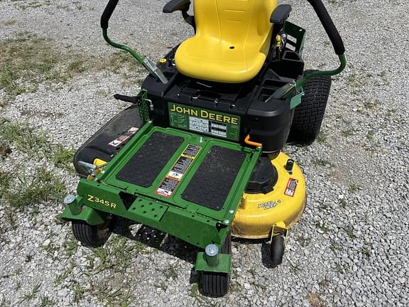 Image of John Deere Z345R equipment image 3