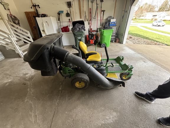 Image of John Deere Z345R equipment image 3