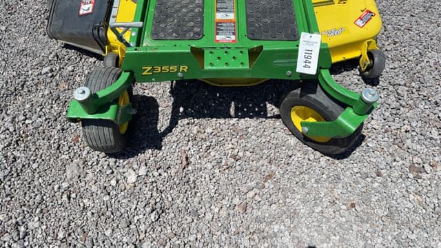 Image of John Deere Z355R equipment image 3