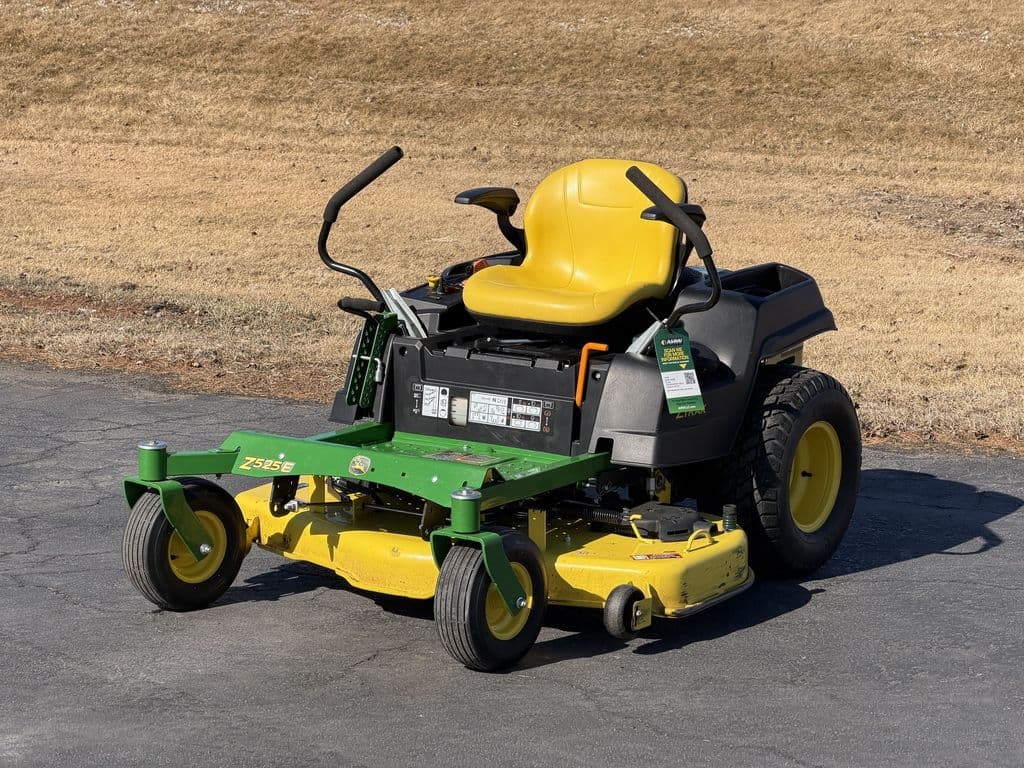 Image of John Deere Z525E Primary image