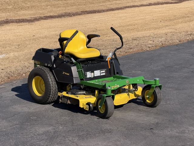 Image of John Deere Z525E equipment image 1