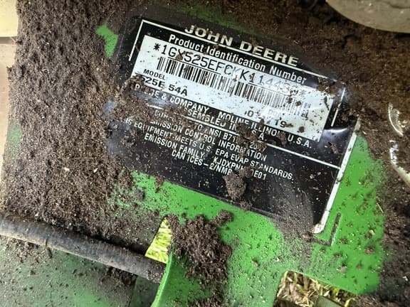 Image of John Deere Z525E equipment image 2