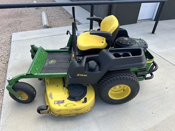 Image of John Deere Z525E equipment image 1