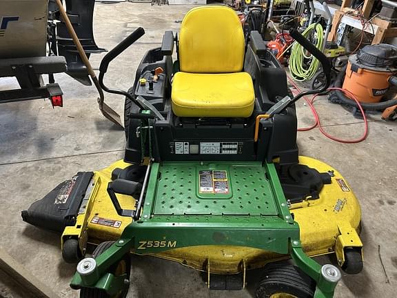 Image of John Deere Z535M equipment image 1