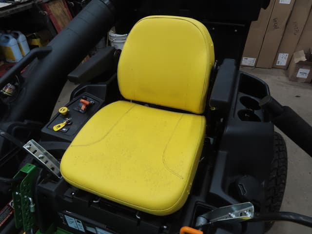 Image of John Deere Z535M equipment image 4